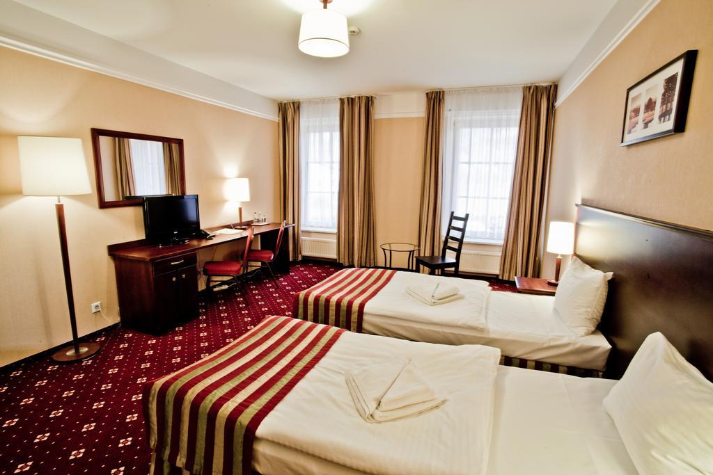 Hotel Stara Szmergielnia 비엘스코-비아와 객실 사진