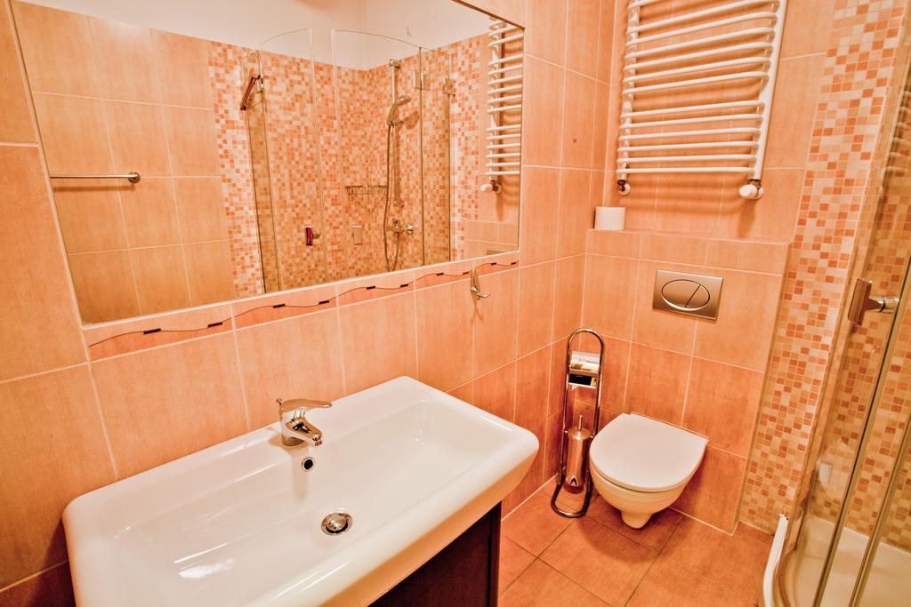 Hotel Stara Szmergielnia 비엘스코-비아와 객실 사진