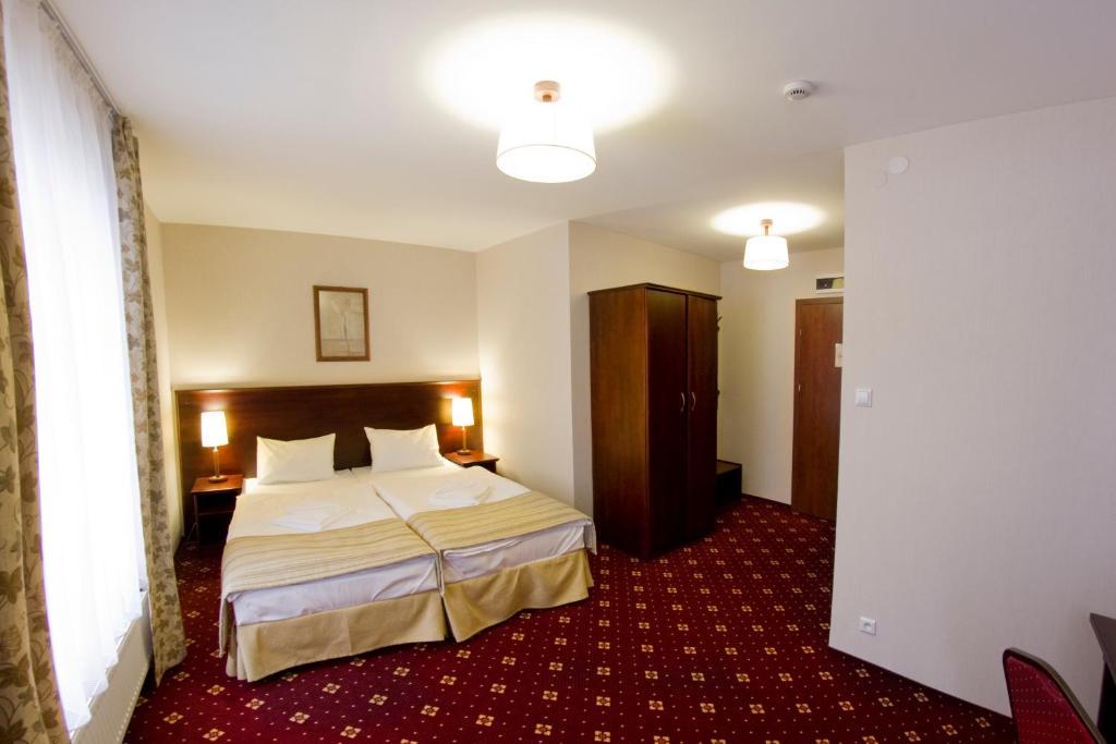 Hotel Stara Szmergielnia 비엘스코-비아와 객실 사진