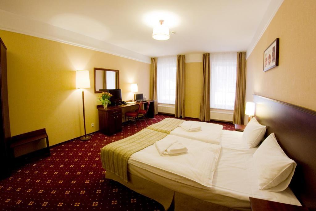 Hotel Stara Szmergielnia 비엘스코-비아와 객실 사진